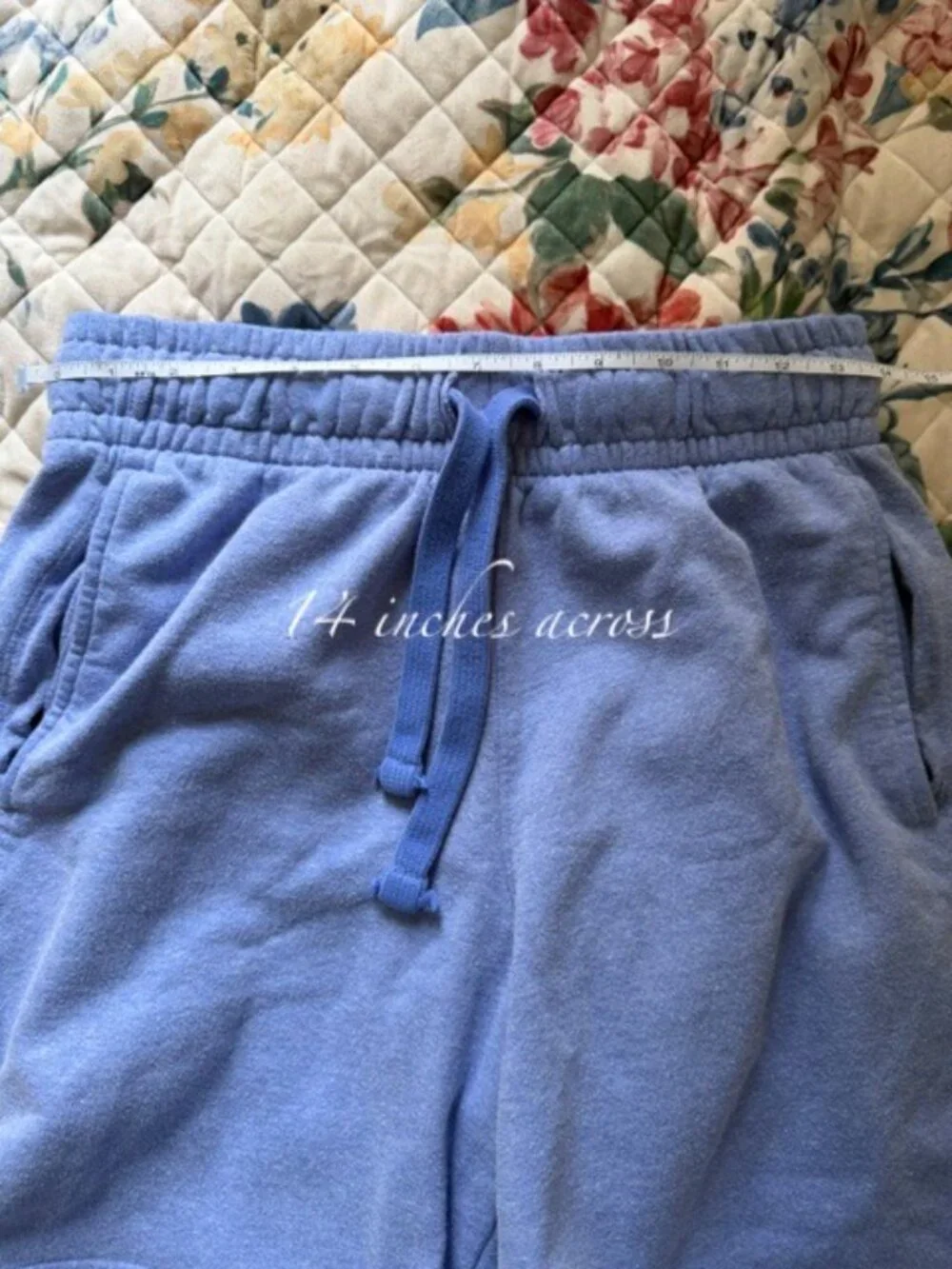 Hanes Unisex Heather Blue Sweat Shorts with Pockets- size large